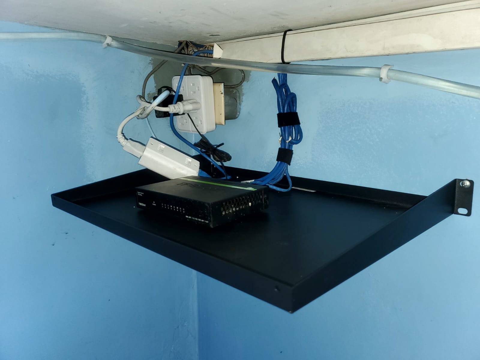 Switch organizado en su nueva base